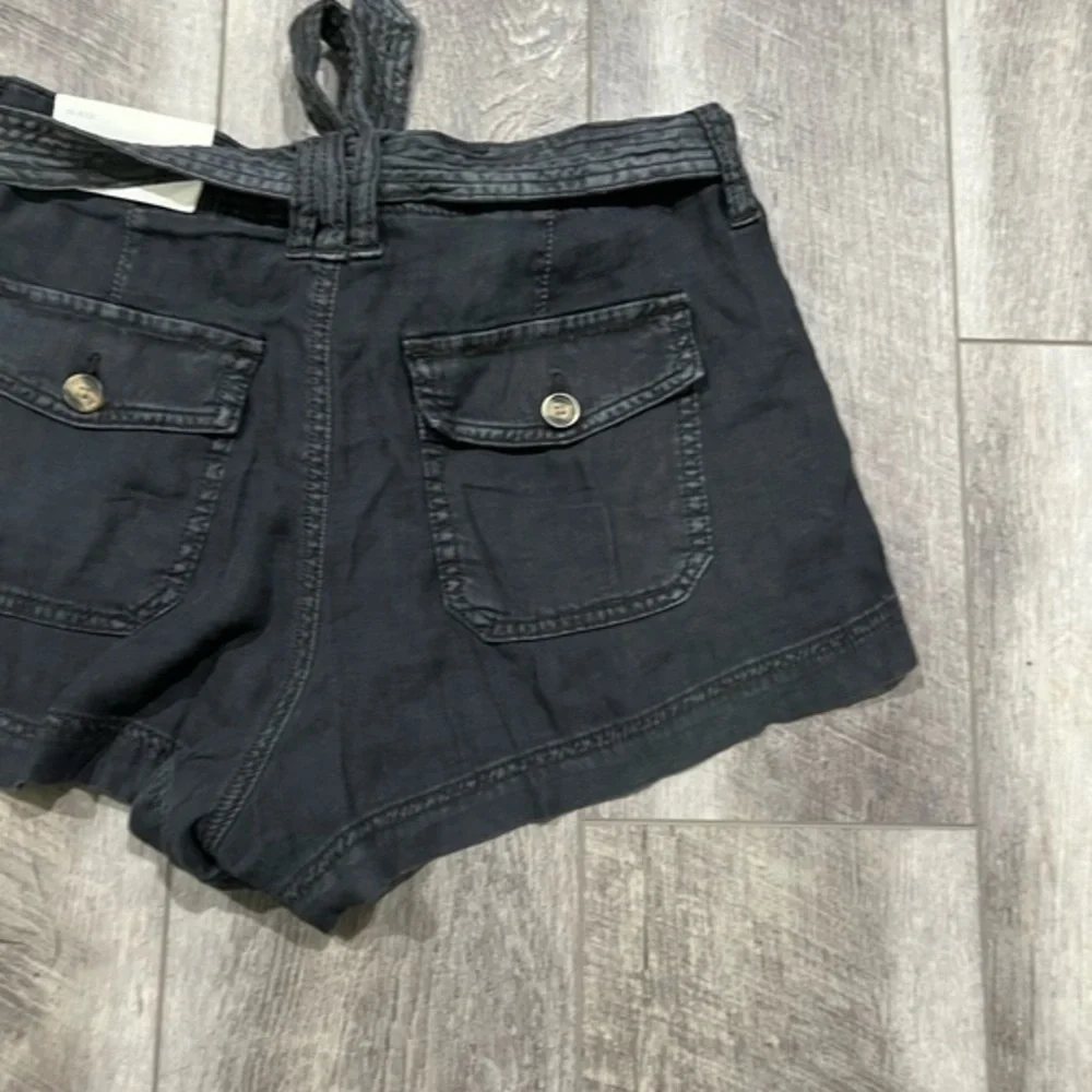 AEO Black Distressed High Rise‎ Shorts